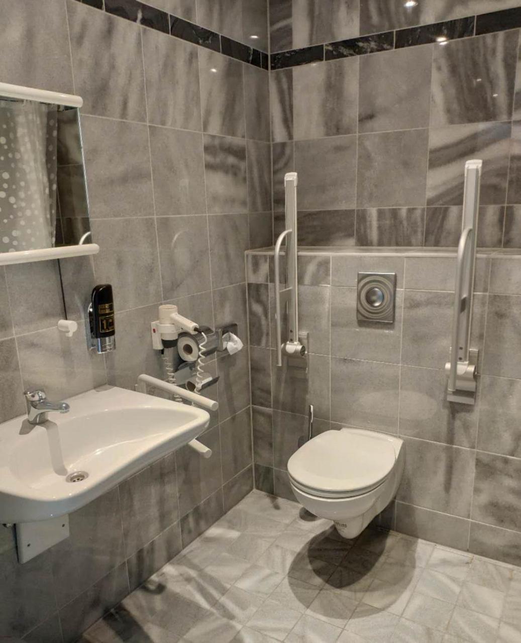 Seehotel Luisenhof Falkenhagen  Dış mekan fotoğraf